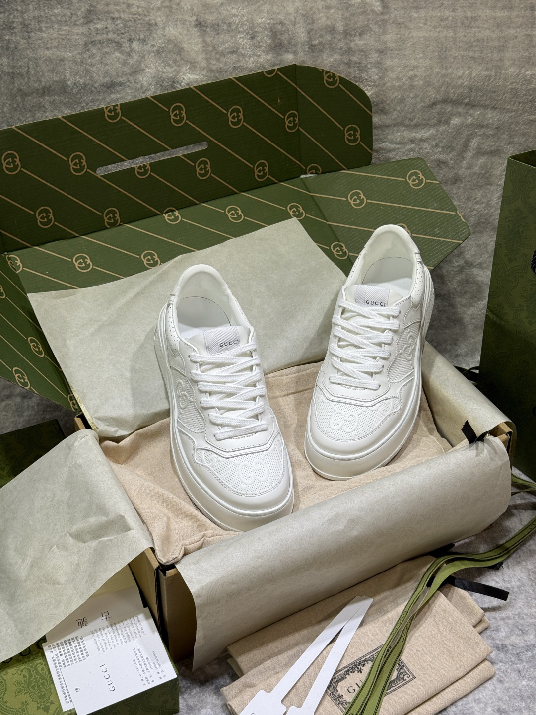 Gucci Sneakers-157