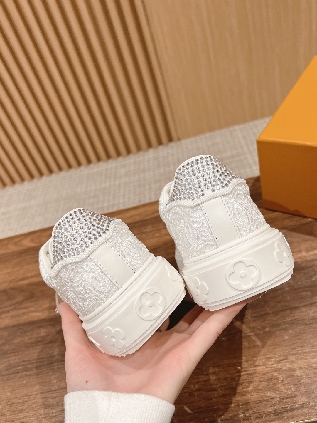 Lv Sneakers-105