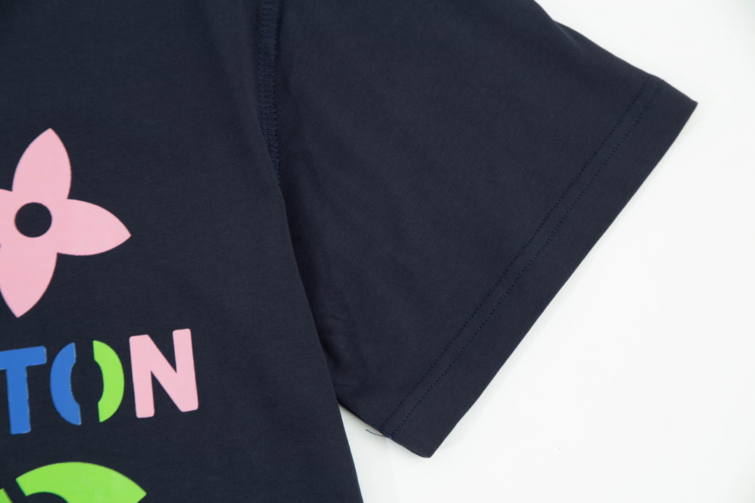 LV clothing-69
