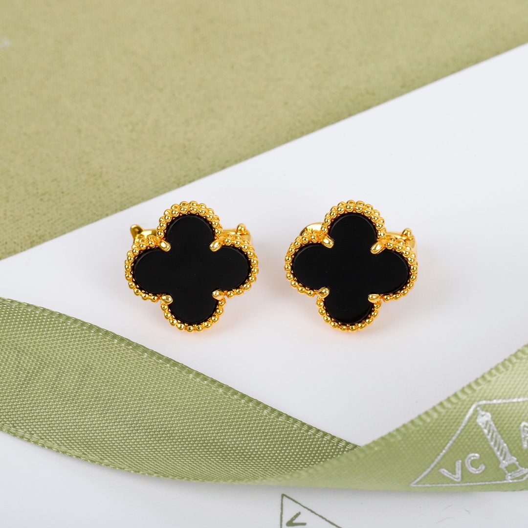 Van Cleef & Arpels earring-34