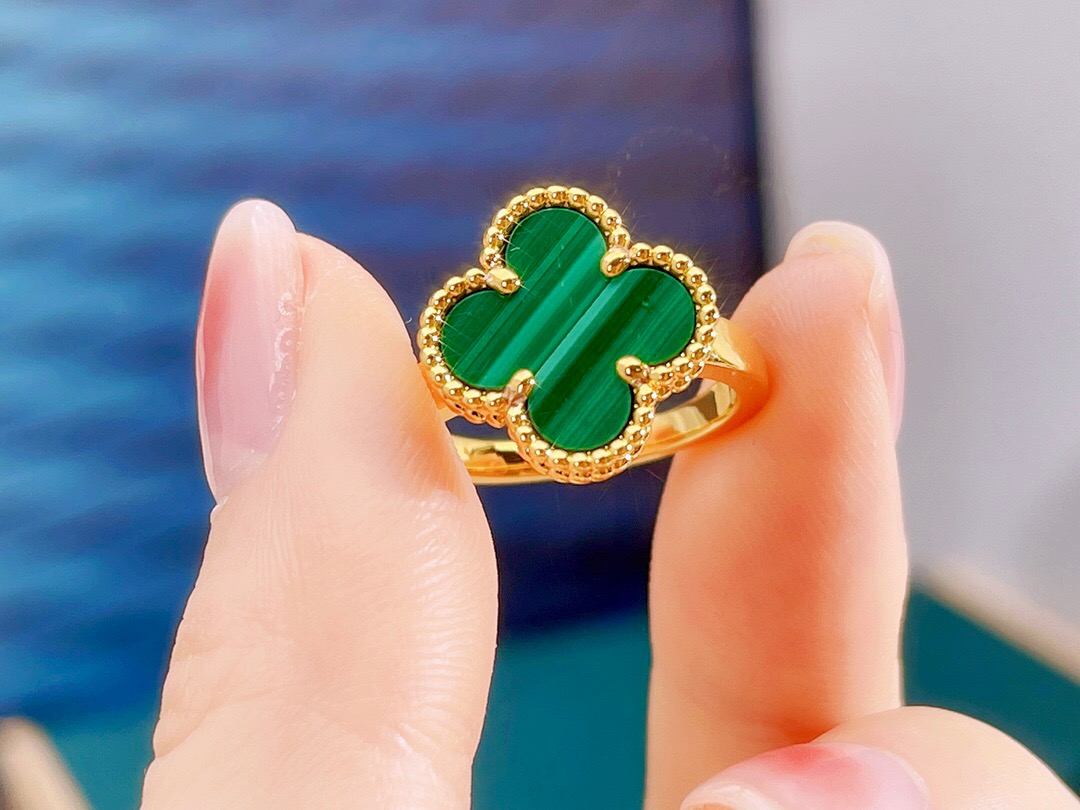 Van Cleef & Arpels ring-2