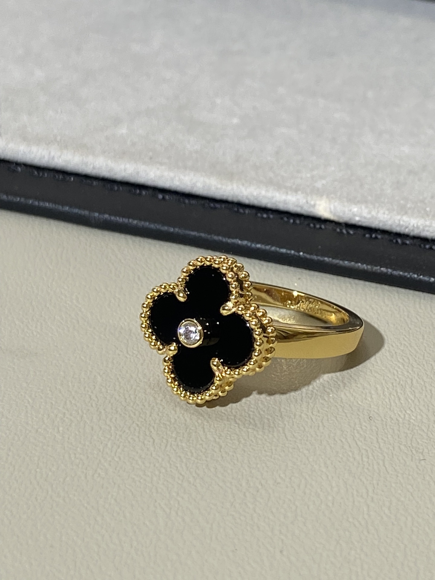Van Cleef & Arpels ring-6