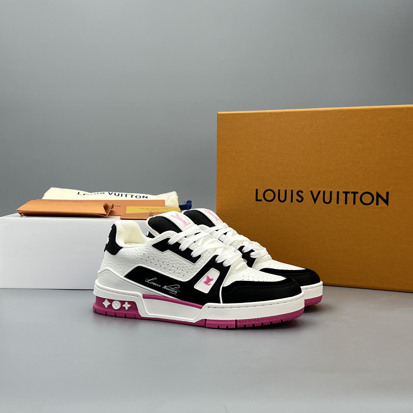 Lv Sneakers-124