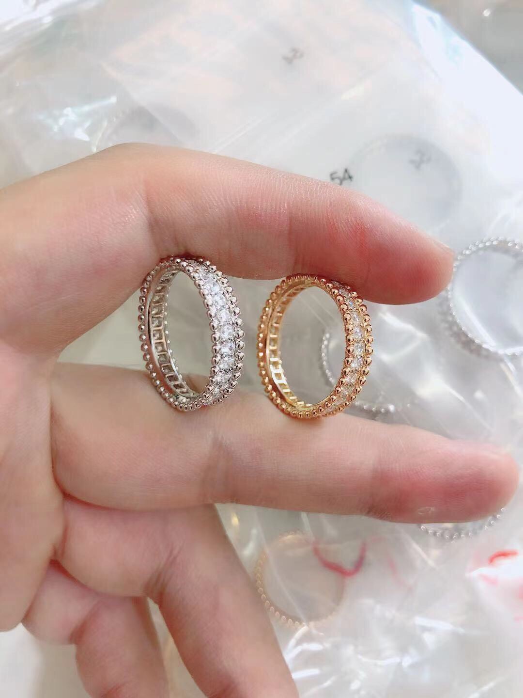 Van Cleef & Arpels ring-110