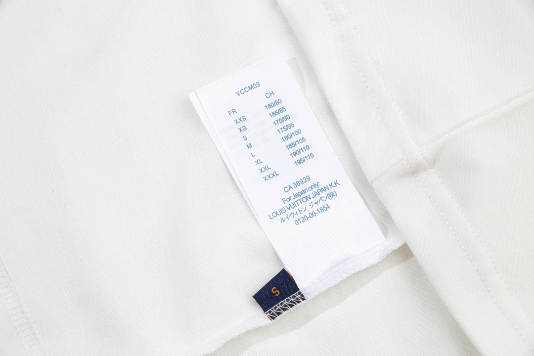 LV clothing-73