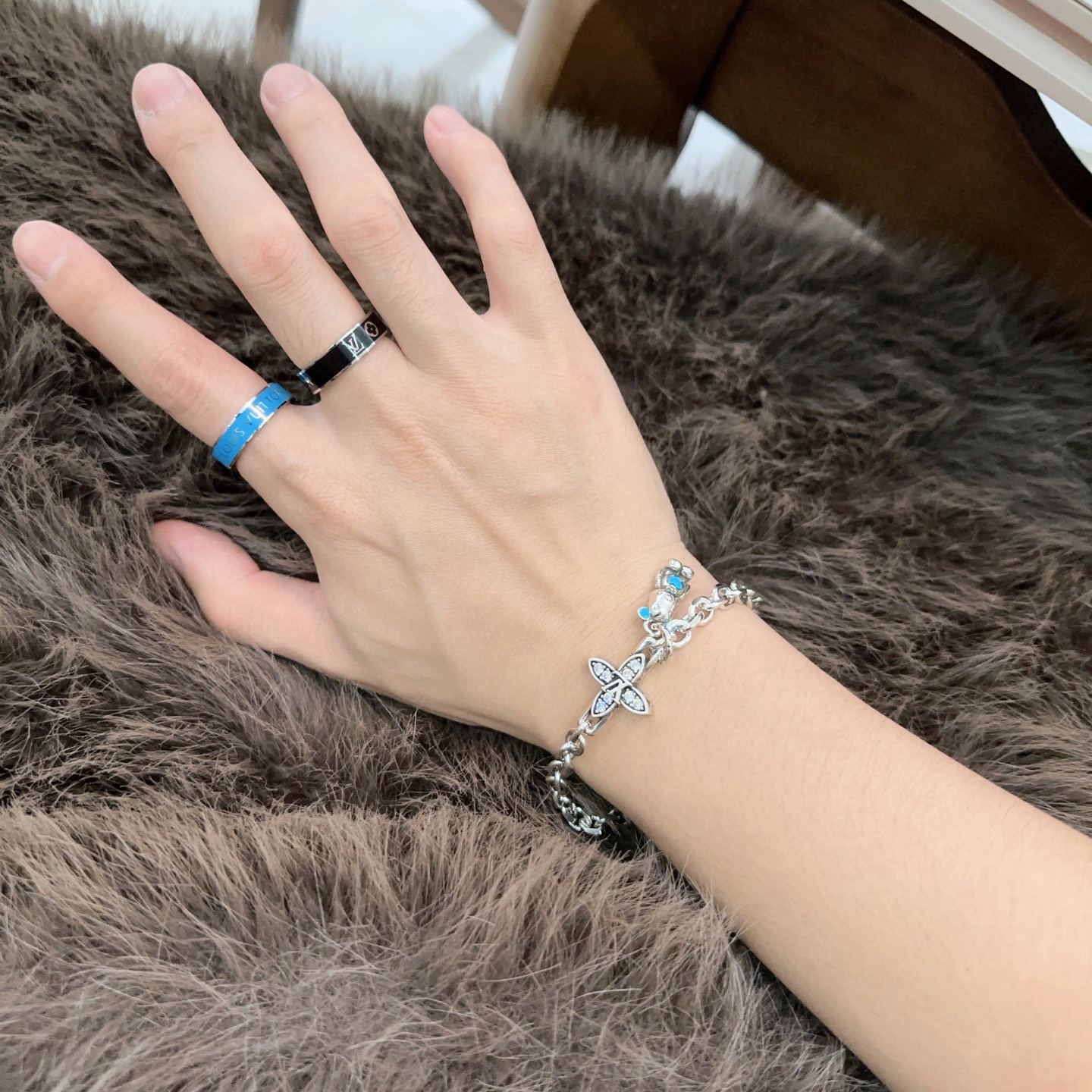 LV ring-61