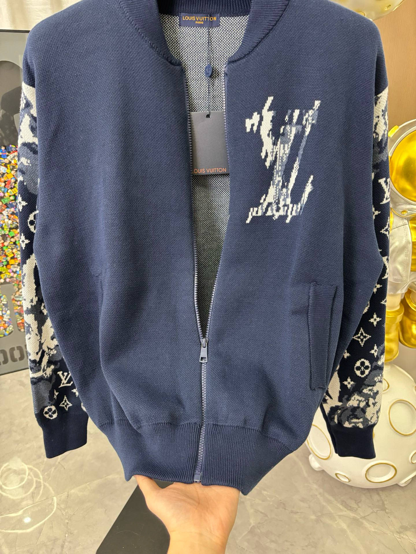 LV Clothing-300