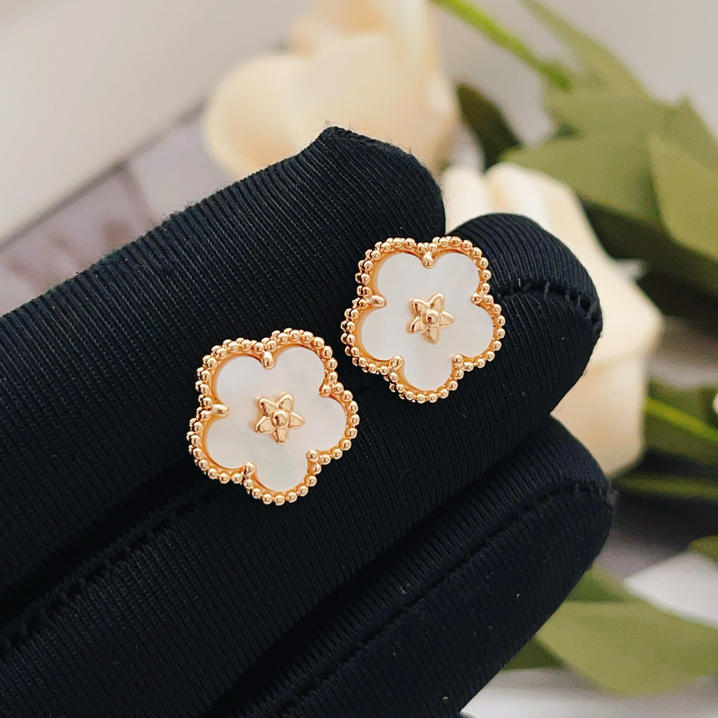 Van Cleef & Arpels earring-111