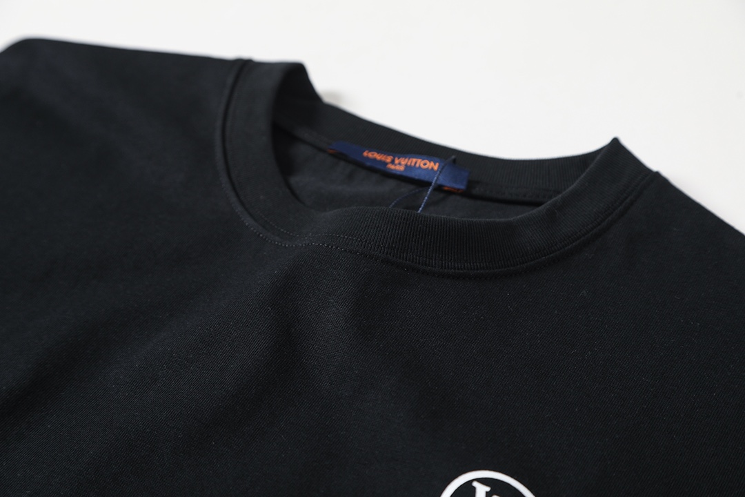 LV clothing-13
