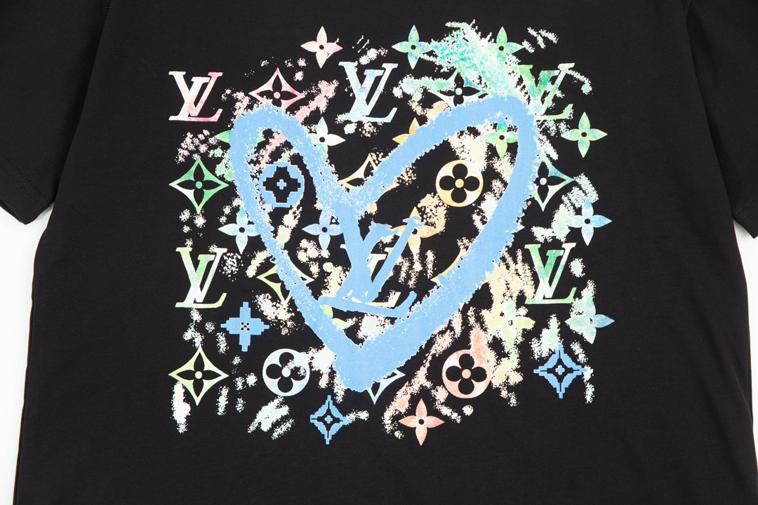 LV clothing-78