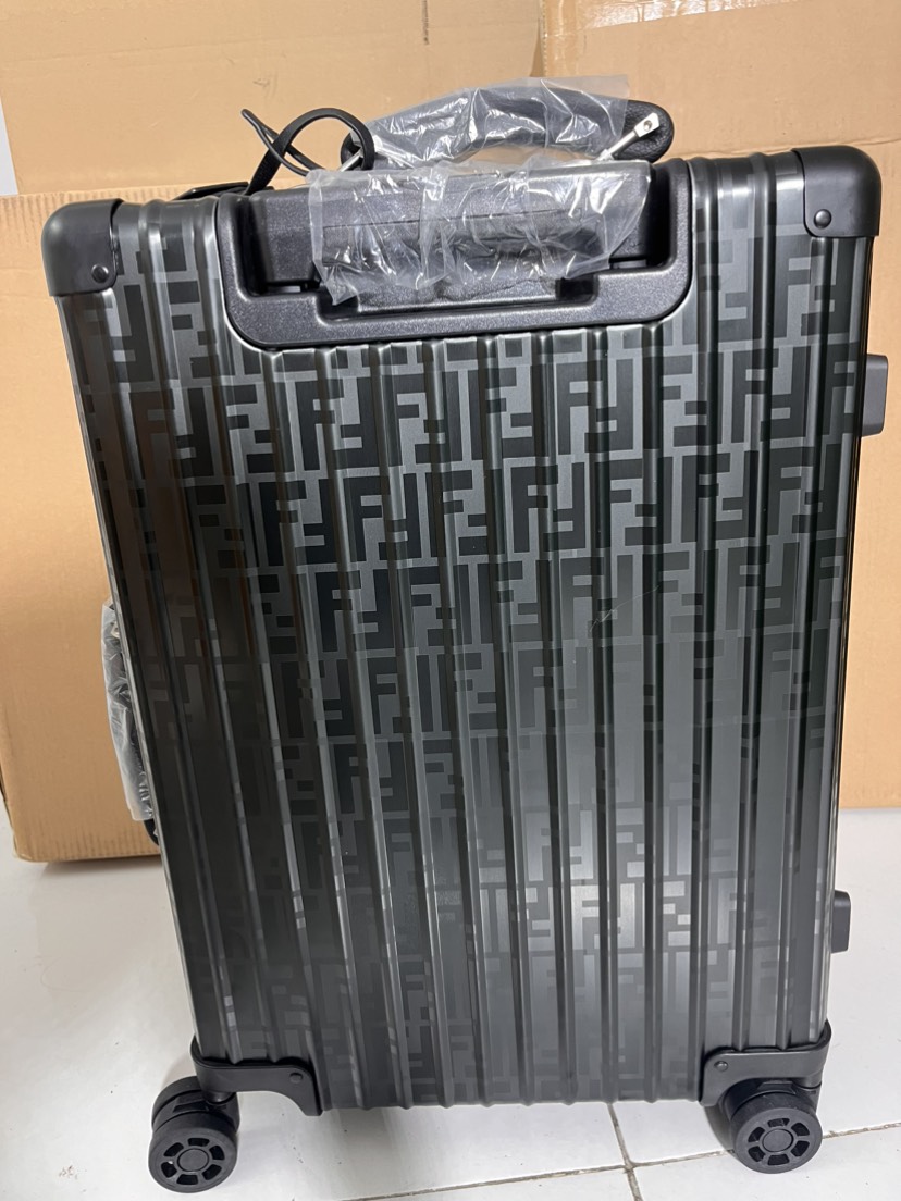 Fendi luggage-34
