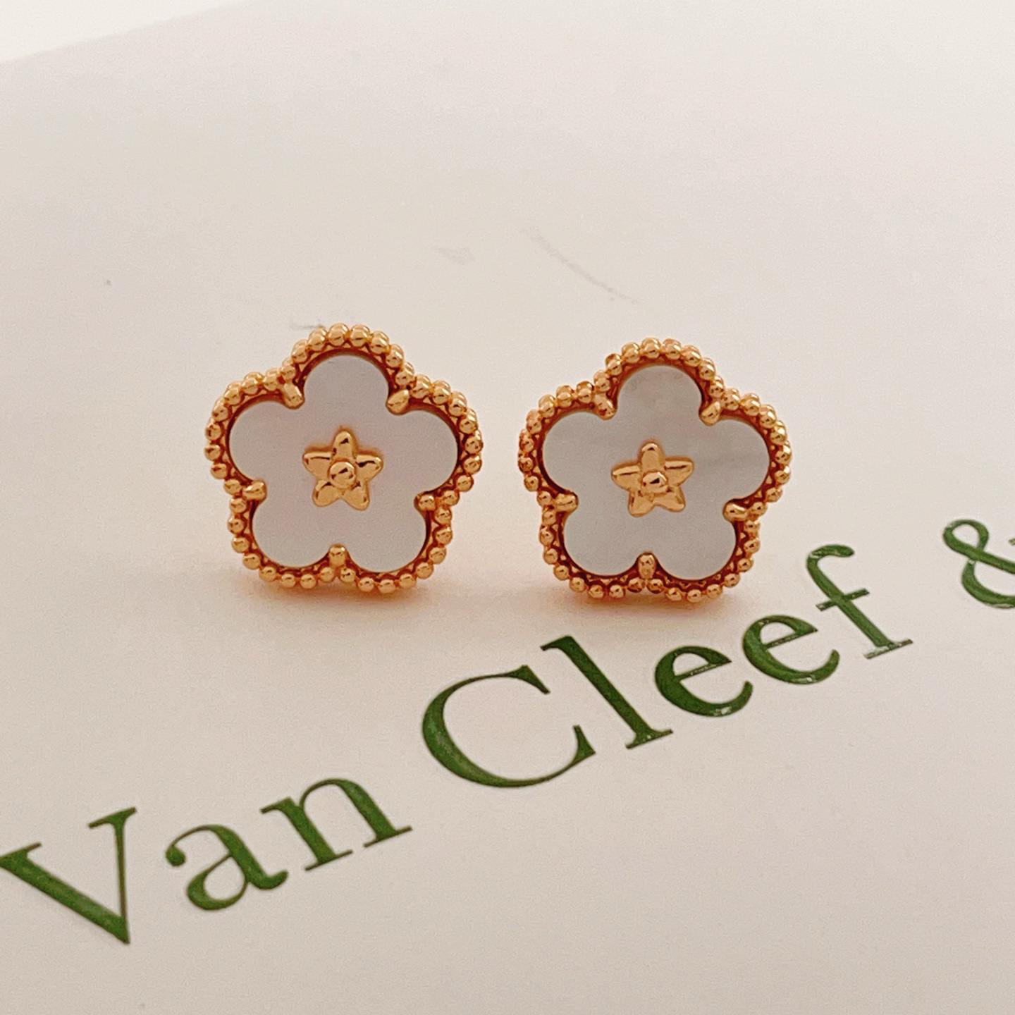 Van Cleef & Arpels earring-111