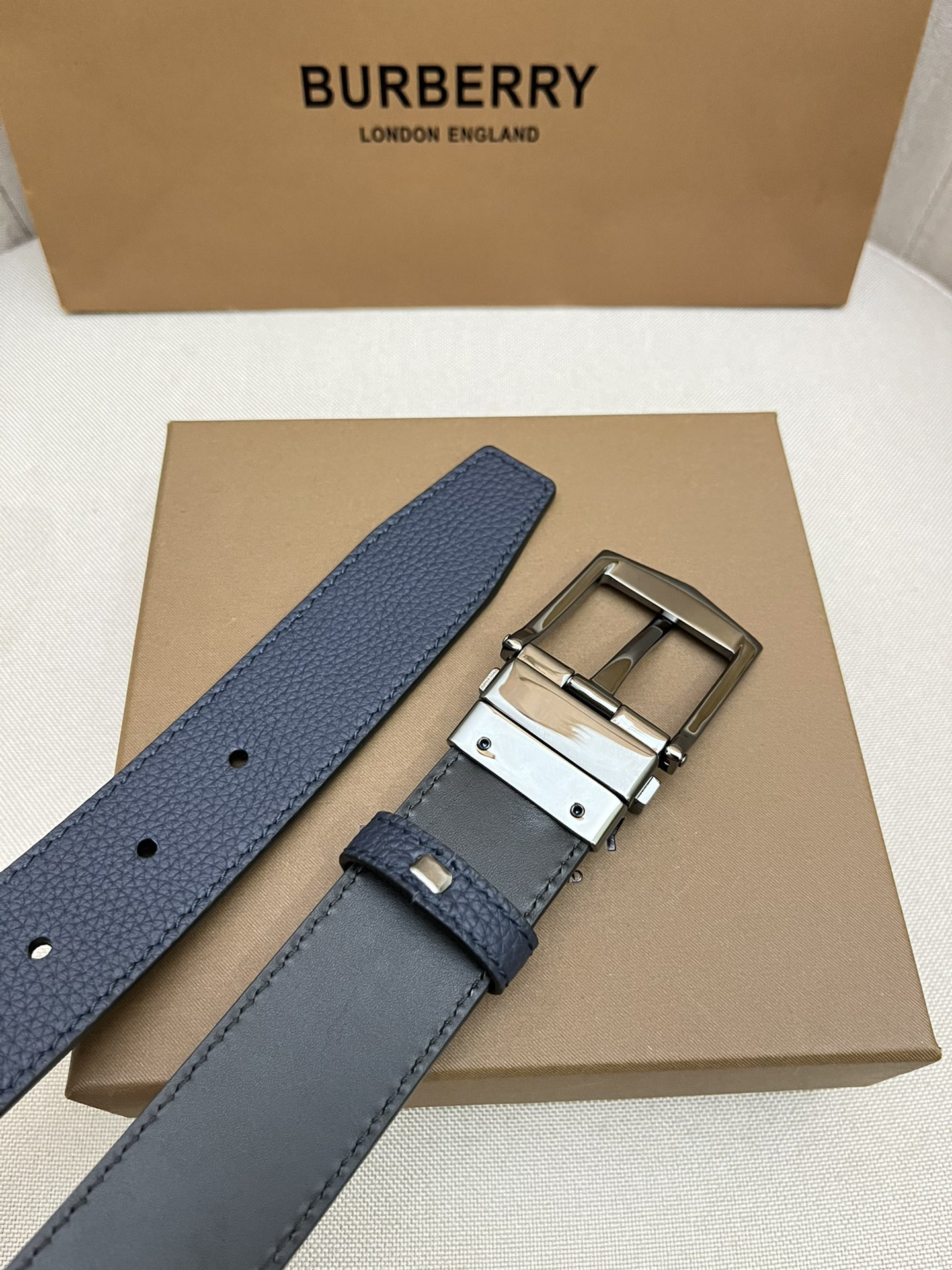 Burberry belt-107