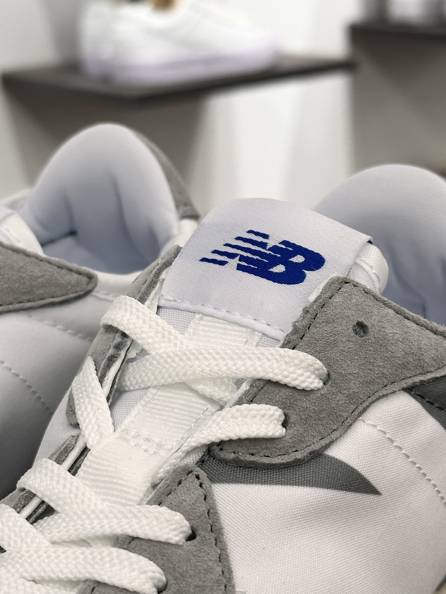 New Balance Sneakers-365