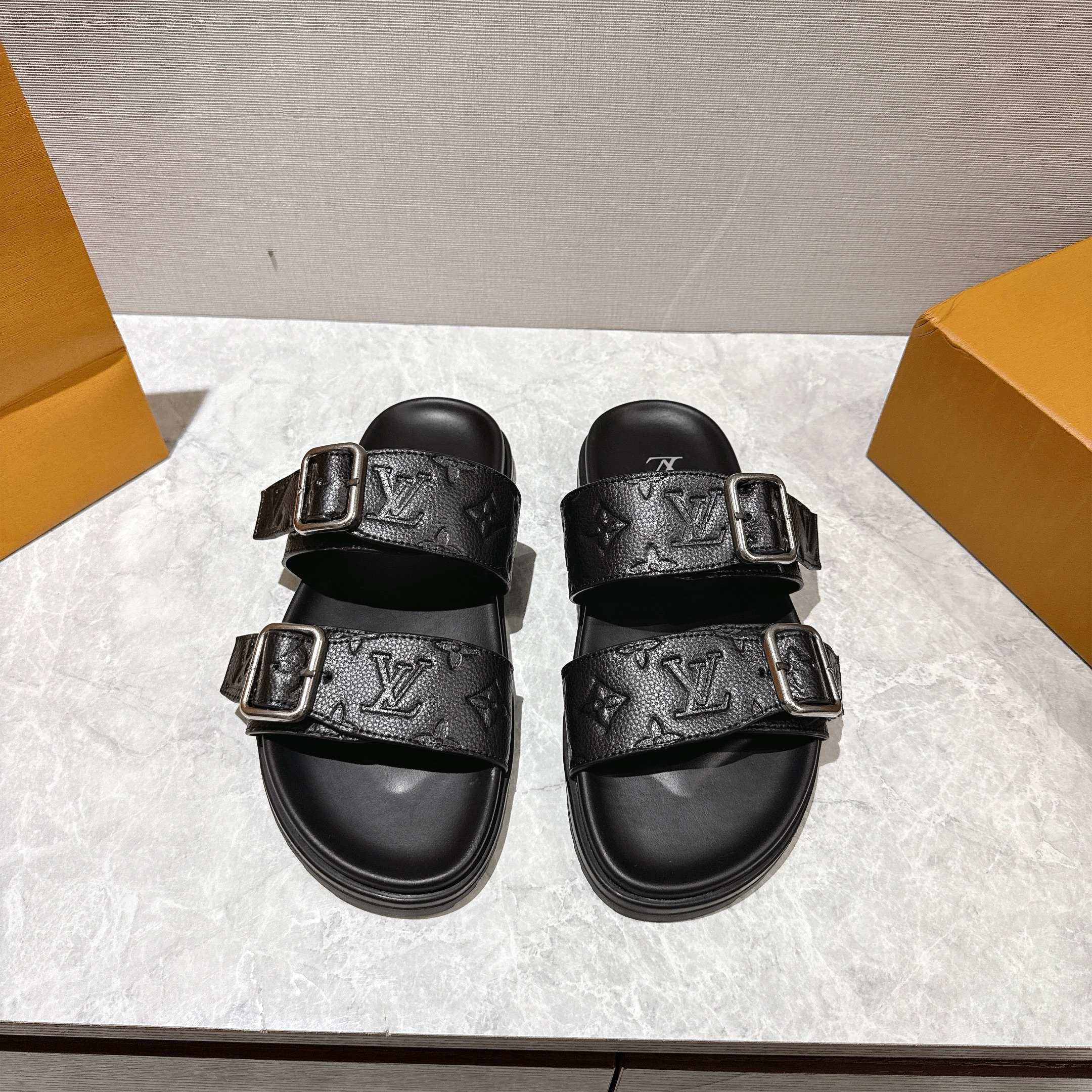 LV Summer footwear