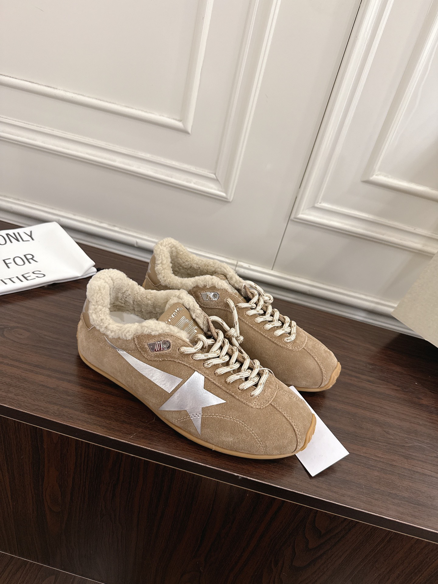 Golden Goose Sneakers-32