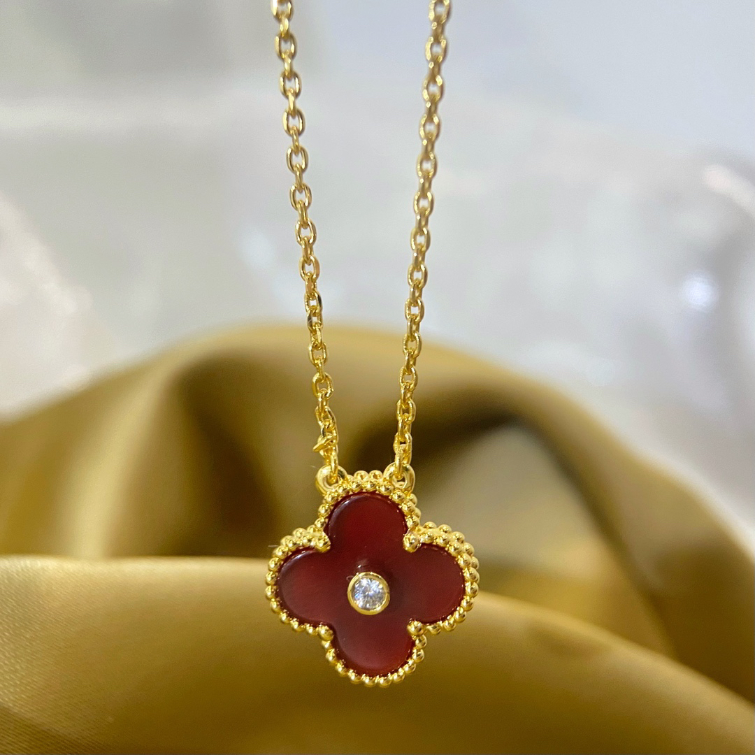 Van Cleef & Arpels necklace-140