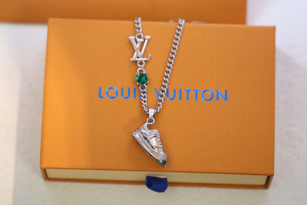 LV necklace-58