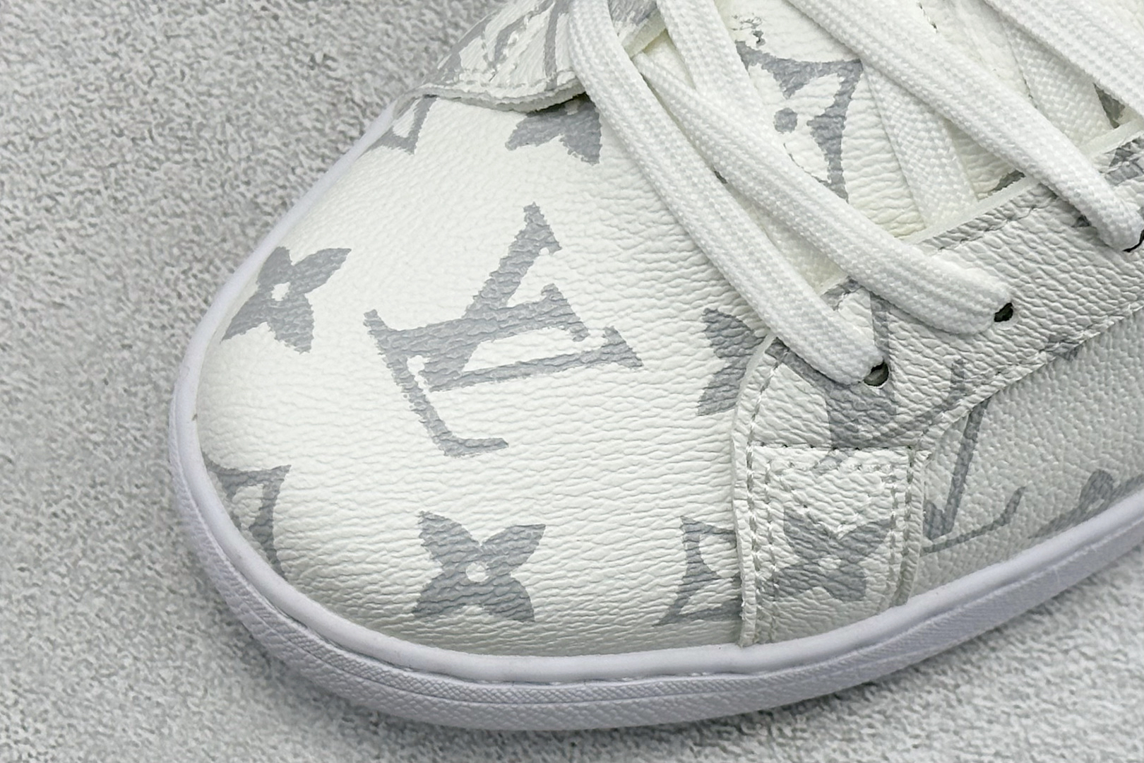 Lv Sneakers-254
