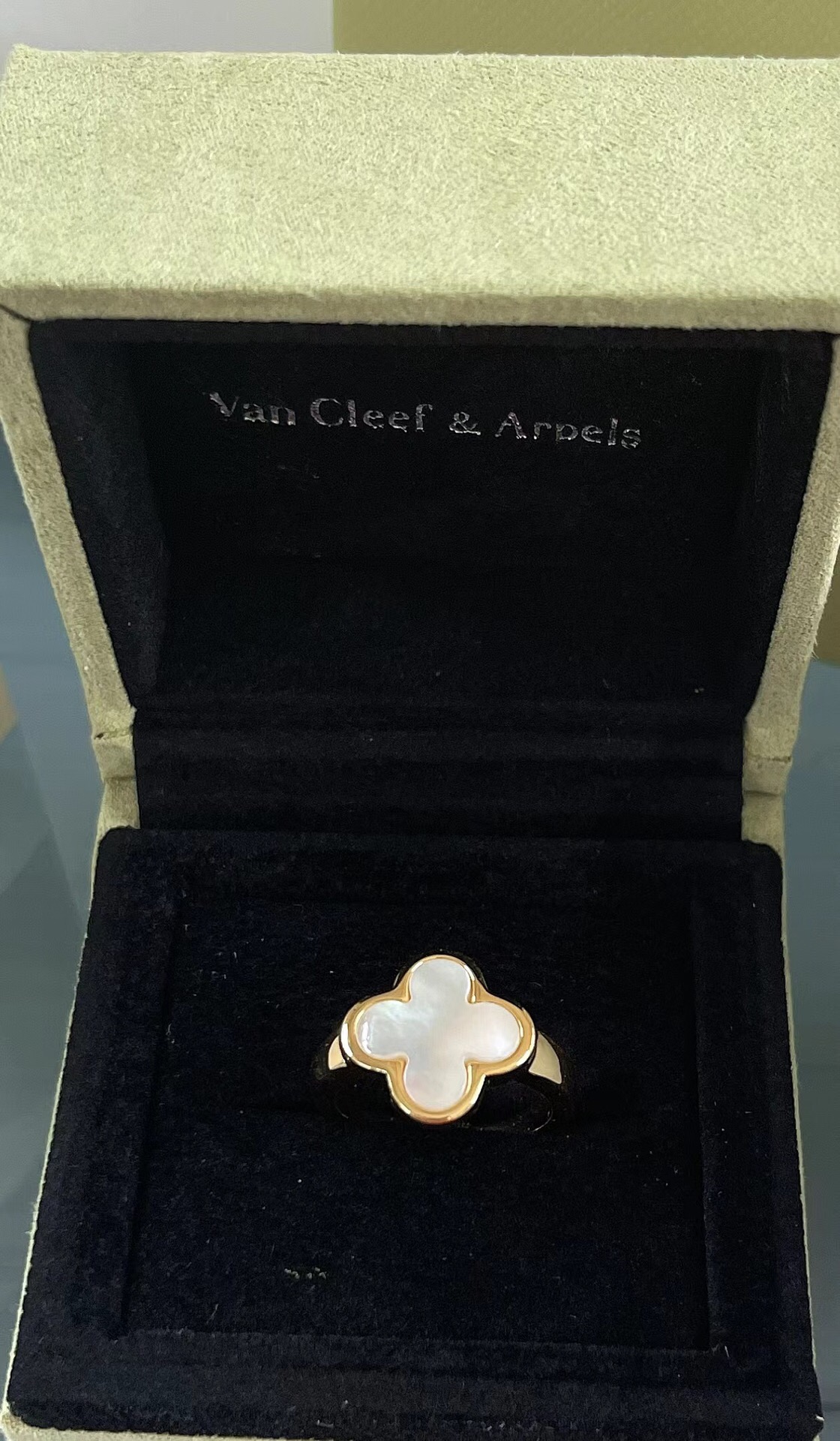 Van Cleef & Arpels ring-93
