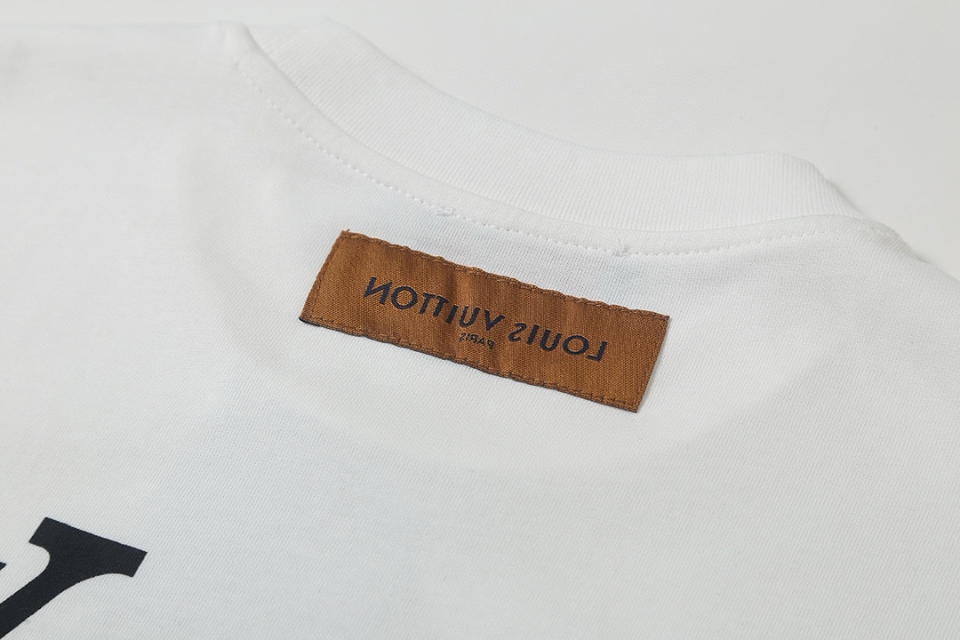 LV clothing-11