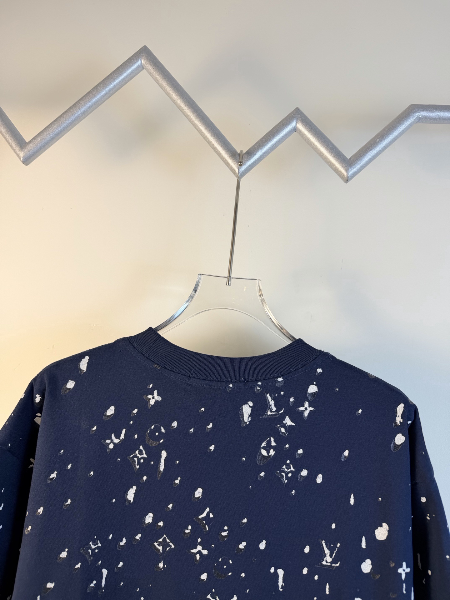LV clothing-241