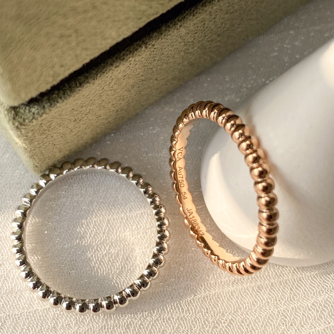 Van Cleef & Arpels ring-96