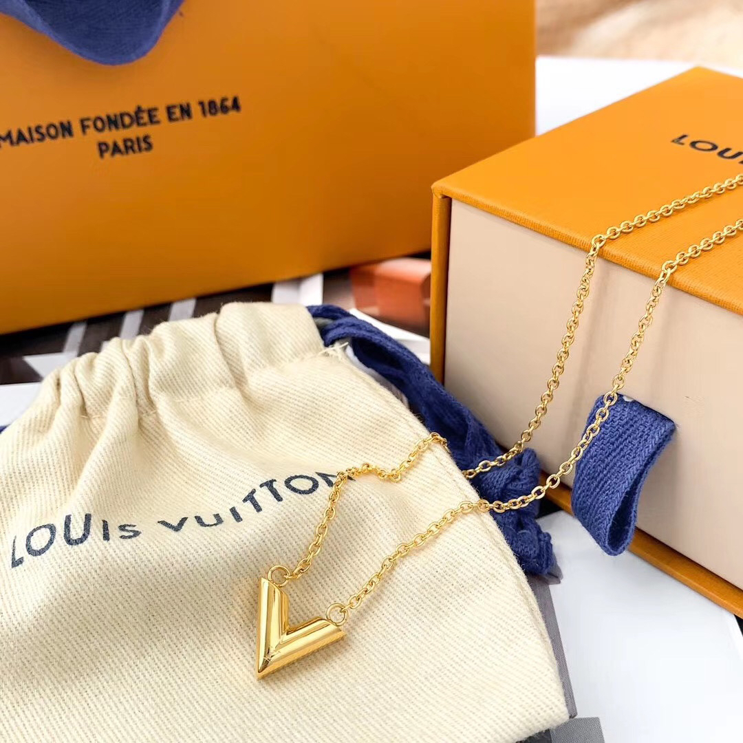LV necklace-15