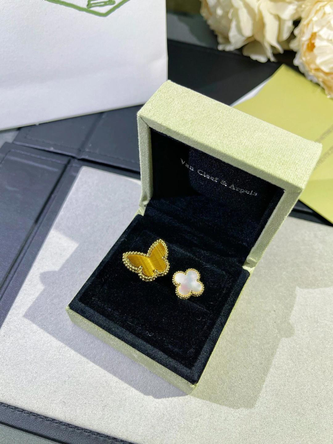 Van Cleef & Arpels ring-31