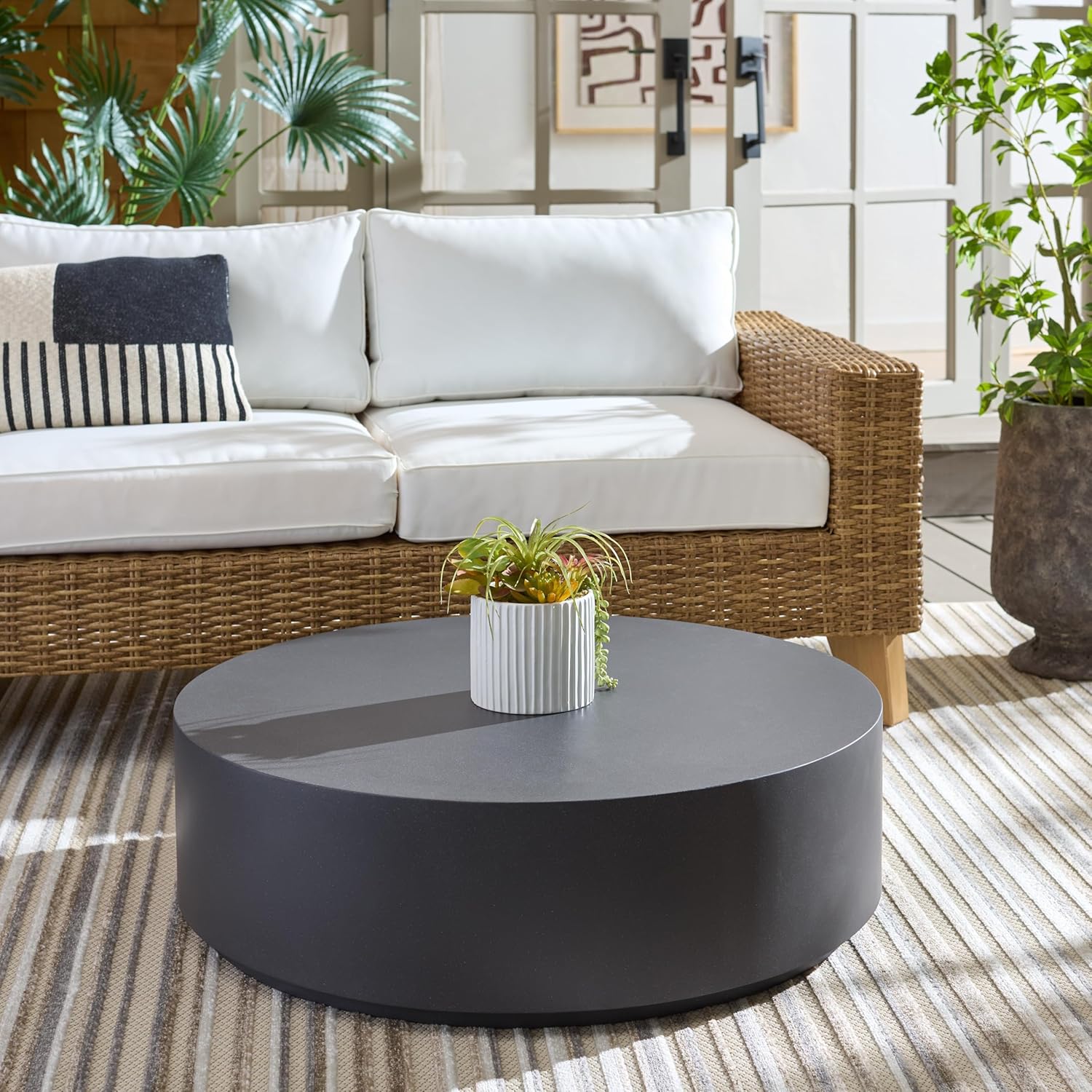 SAFAVIEH Outdoor - Tina Round Coffee Table - Black - Fully Assembled - Weather Resistant - Ideal for Deck, Patio, Backyard, 35.4