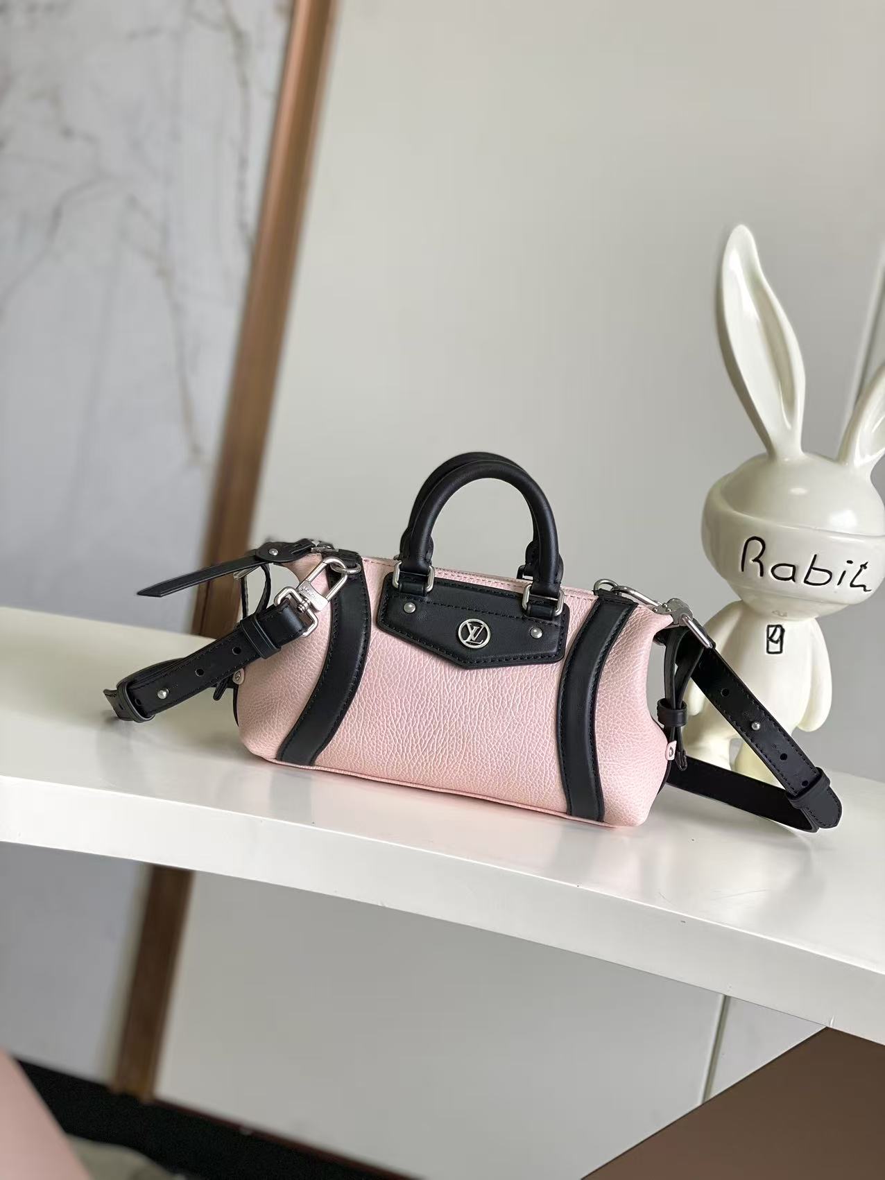 Louis Vuitton Hot New Product-198