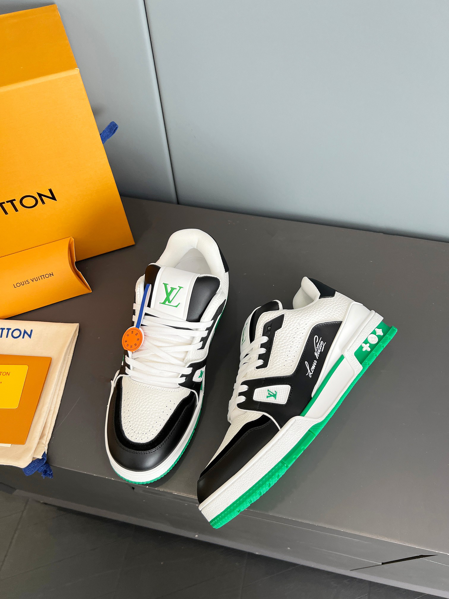 Lv Sneakers-65