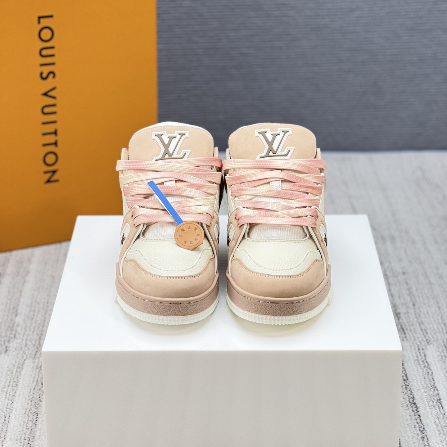 Lv Sneakers-151