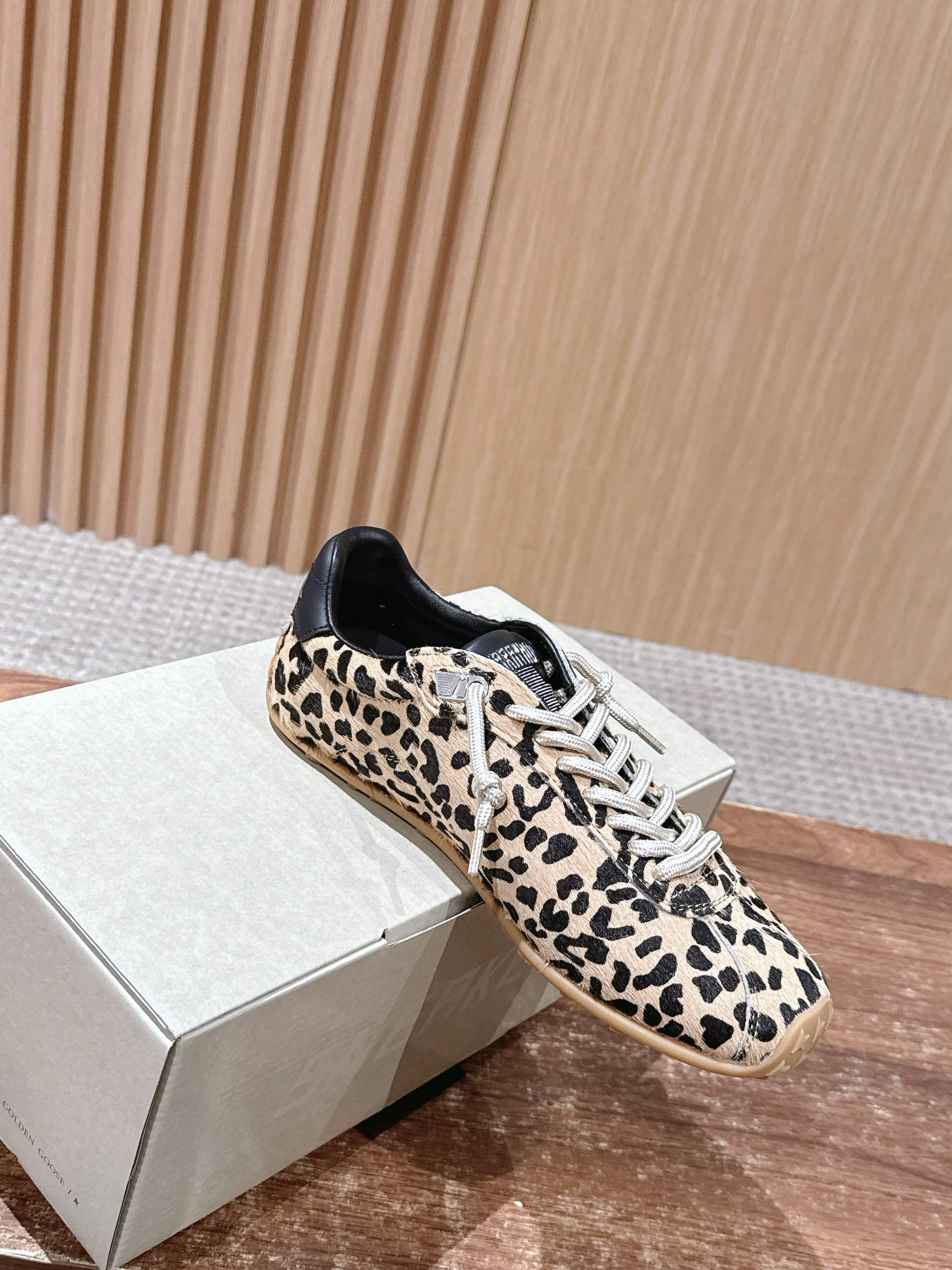 Golden Goose Sneakers-57