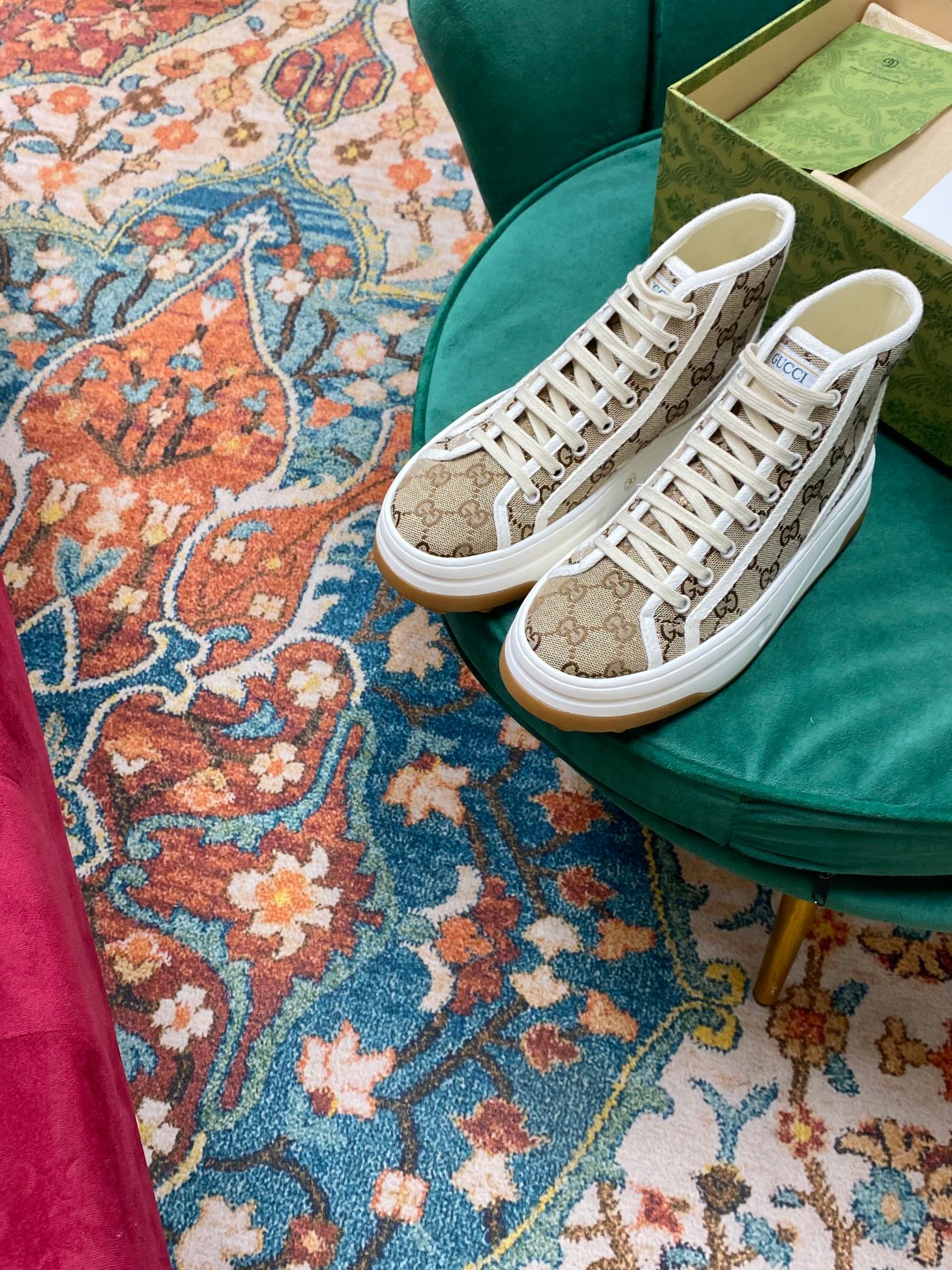 Gucci Sneakers-150