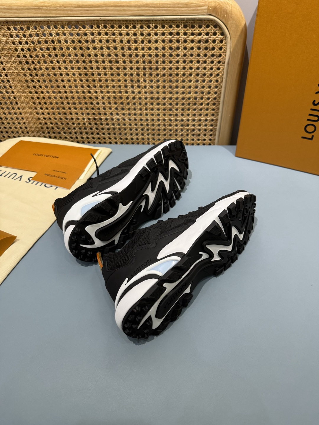 Lv Sneakers-178