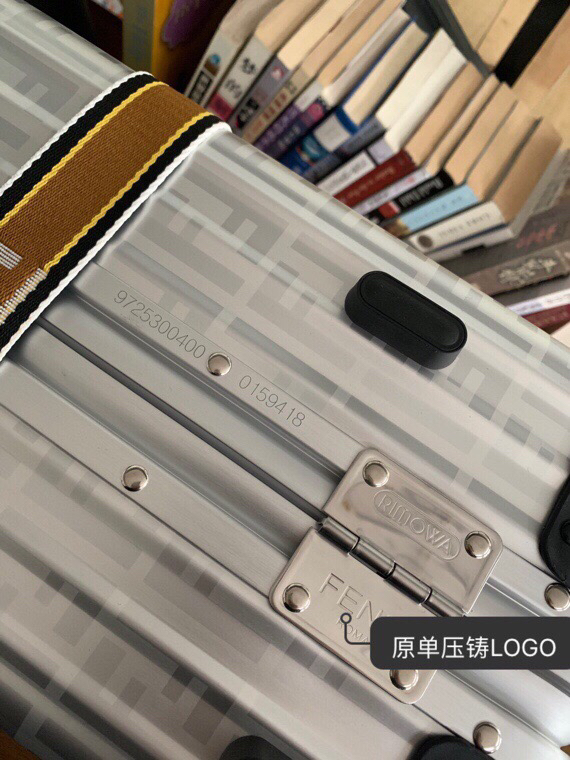 Fendi luggage-13
