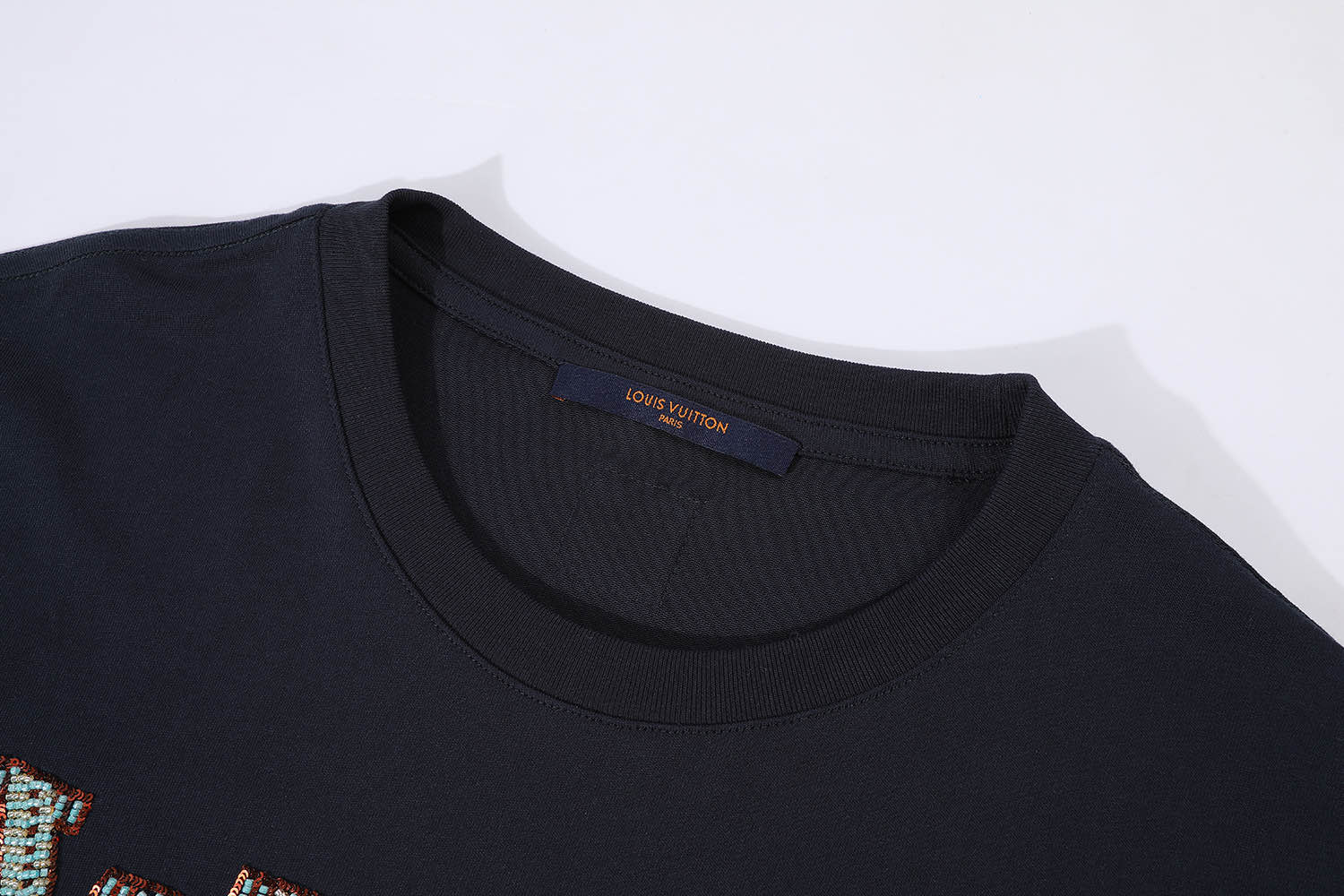 LV clothing-229