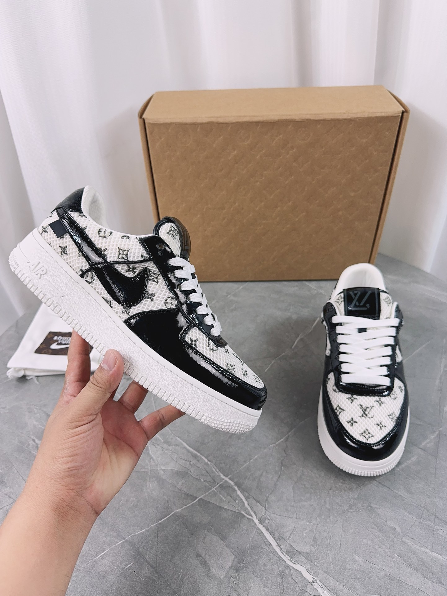 Lv Sneakers-247