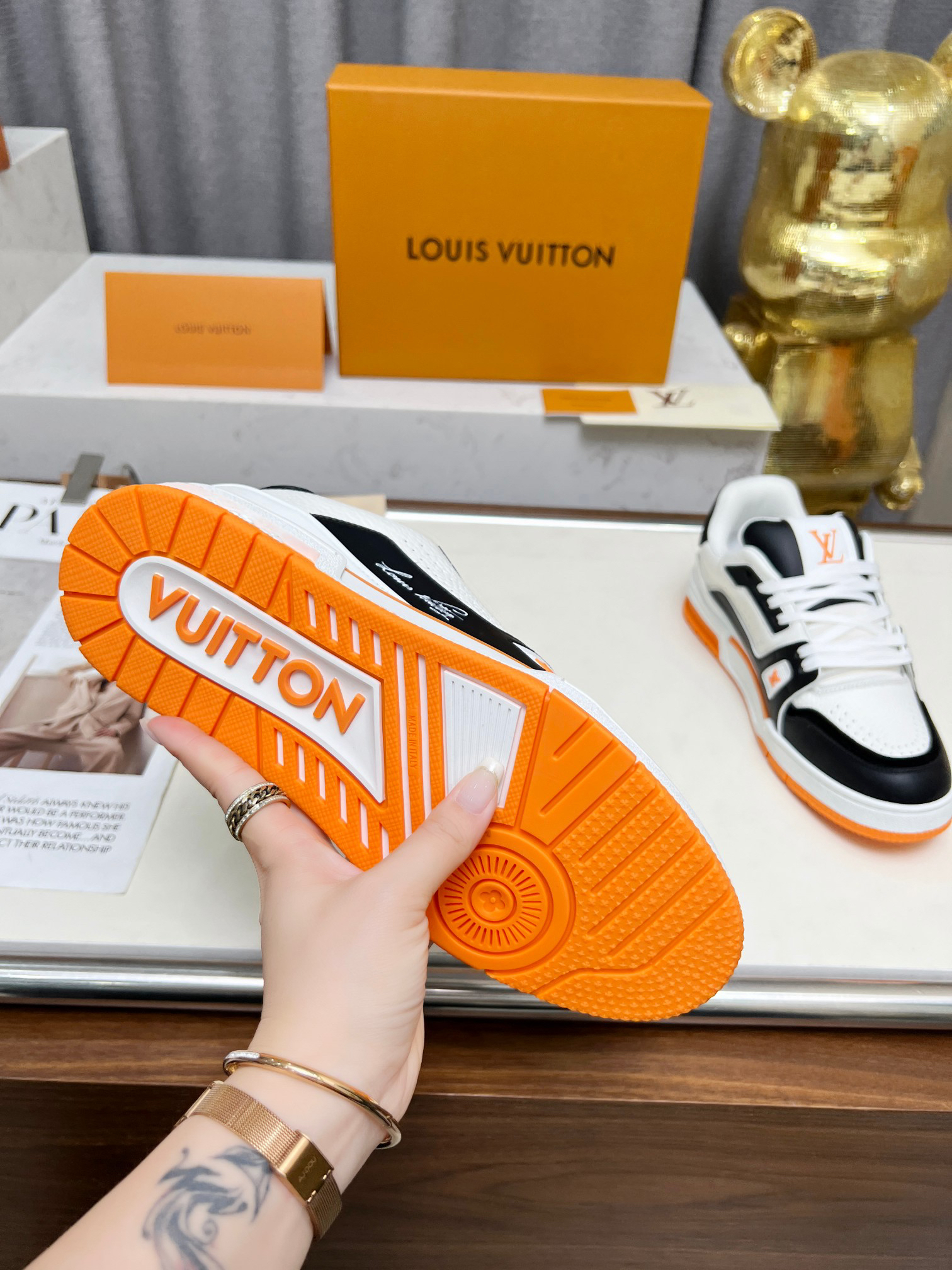 Lv Sneakers-67