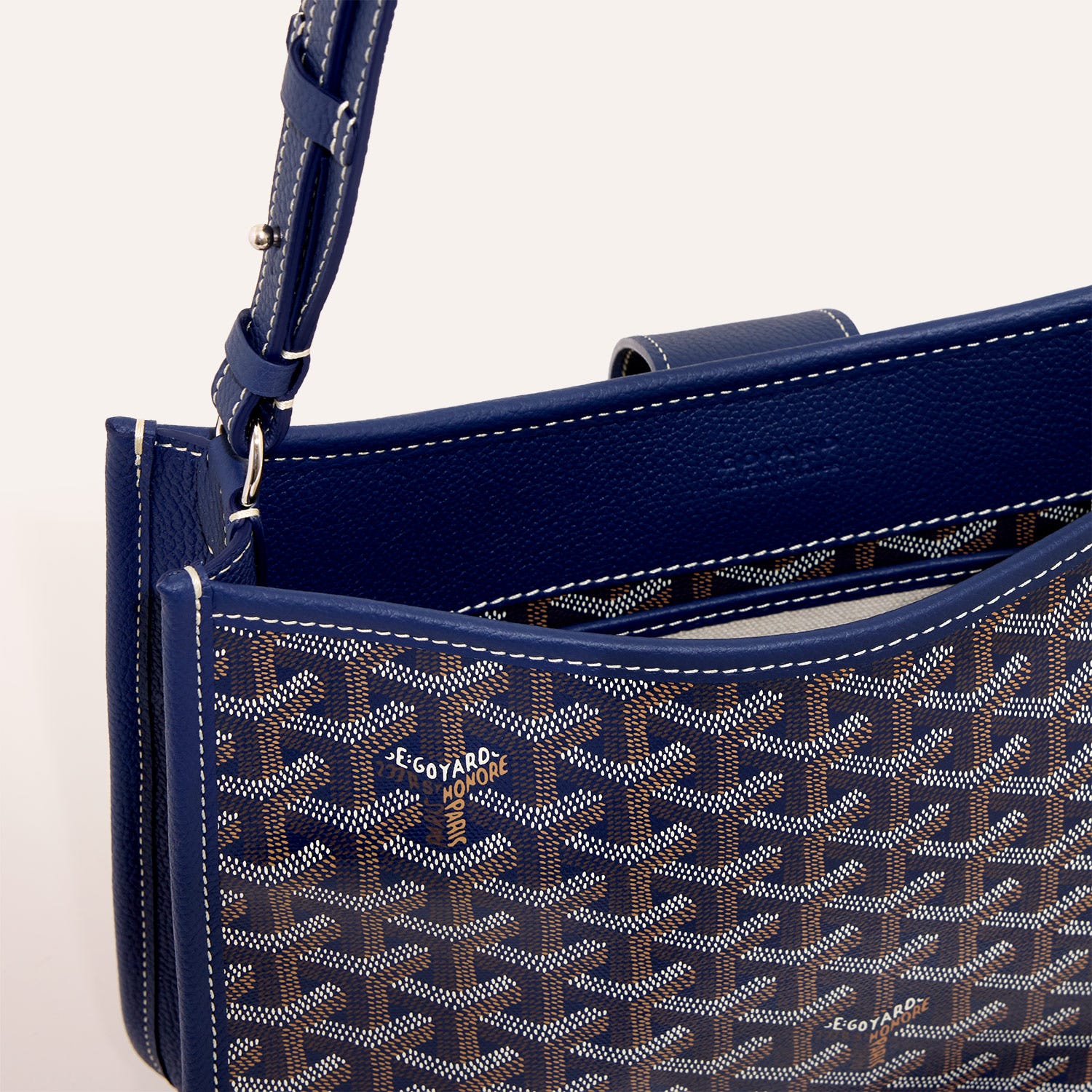 Musette bag