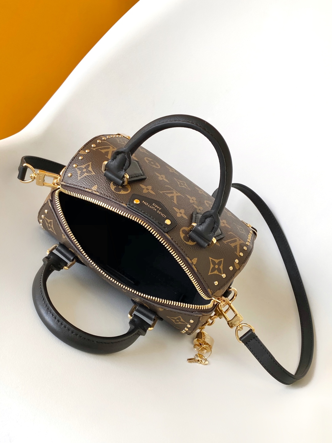 Louis Vuitton Hot New Product-25