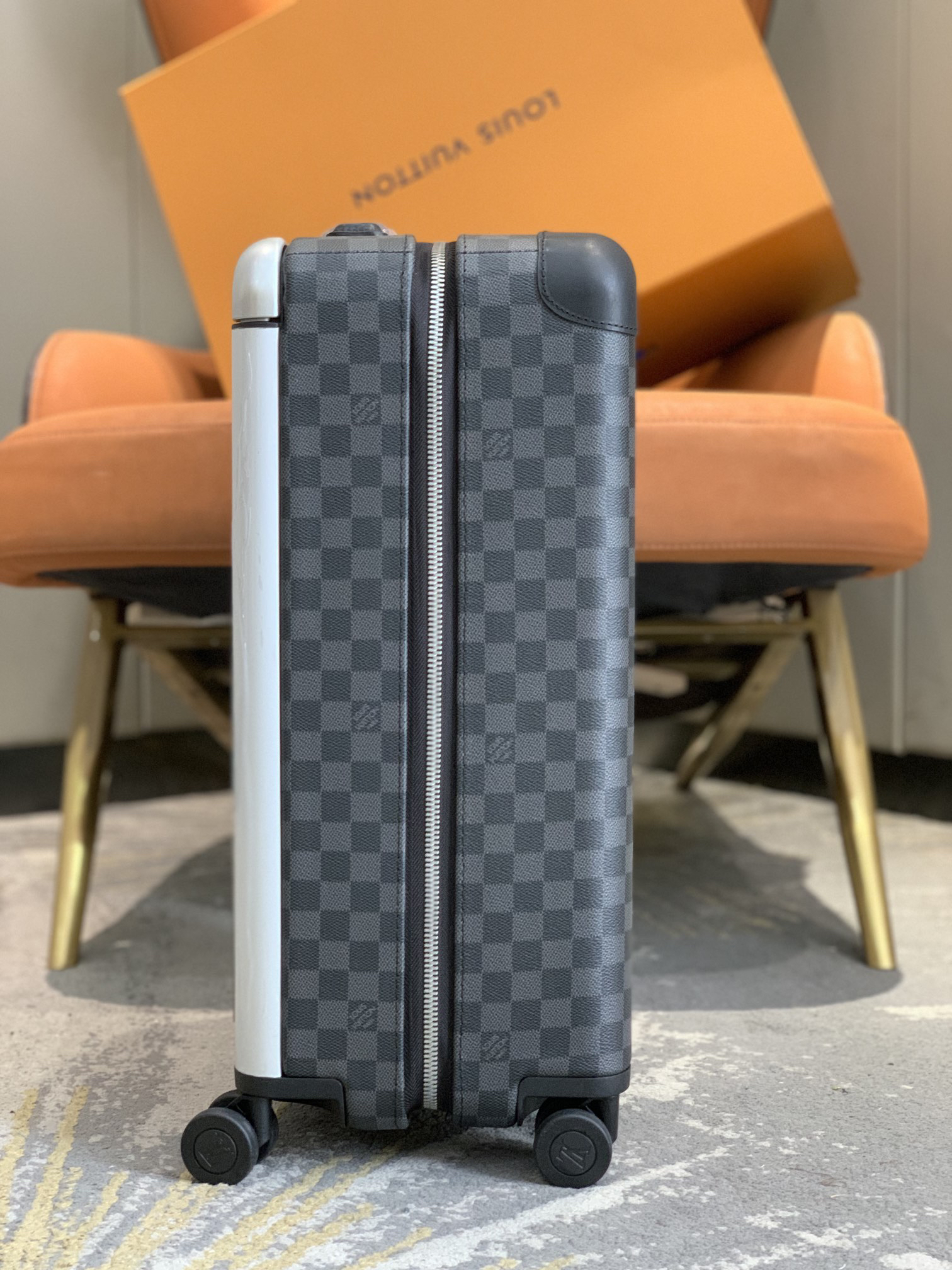 LV luggage-74