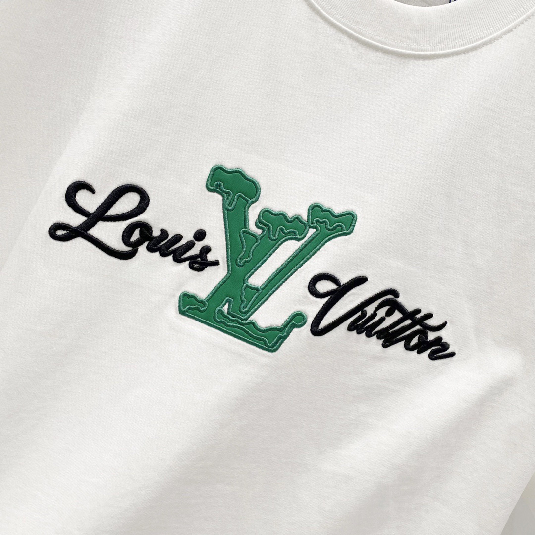 LV clothing-155