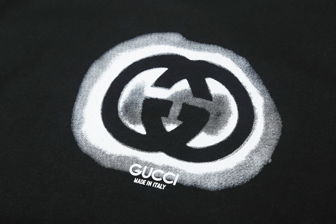 Gucci clothing-22