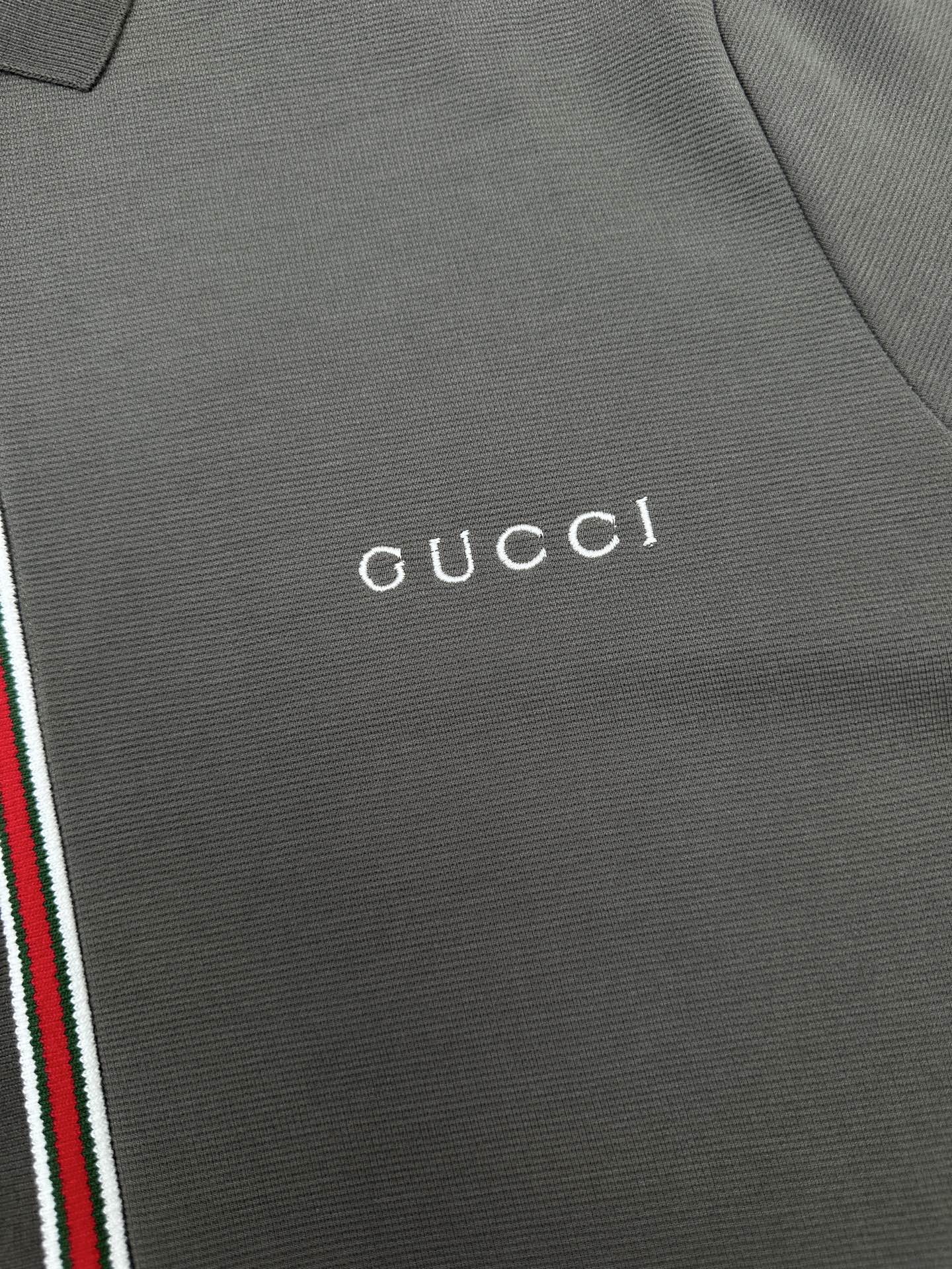 Gucci Clothing-194