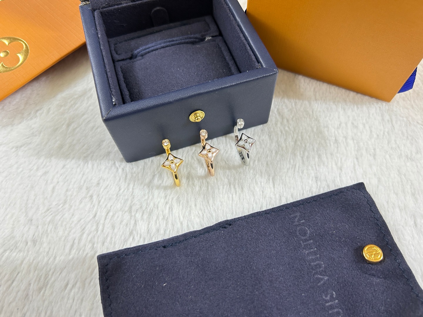 LV ring-59