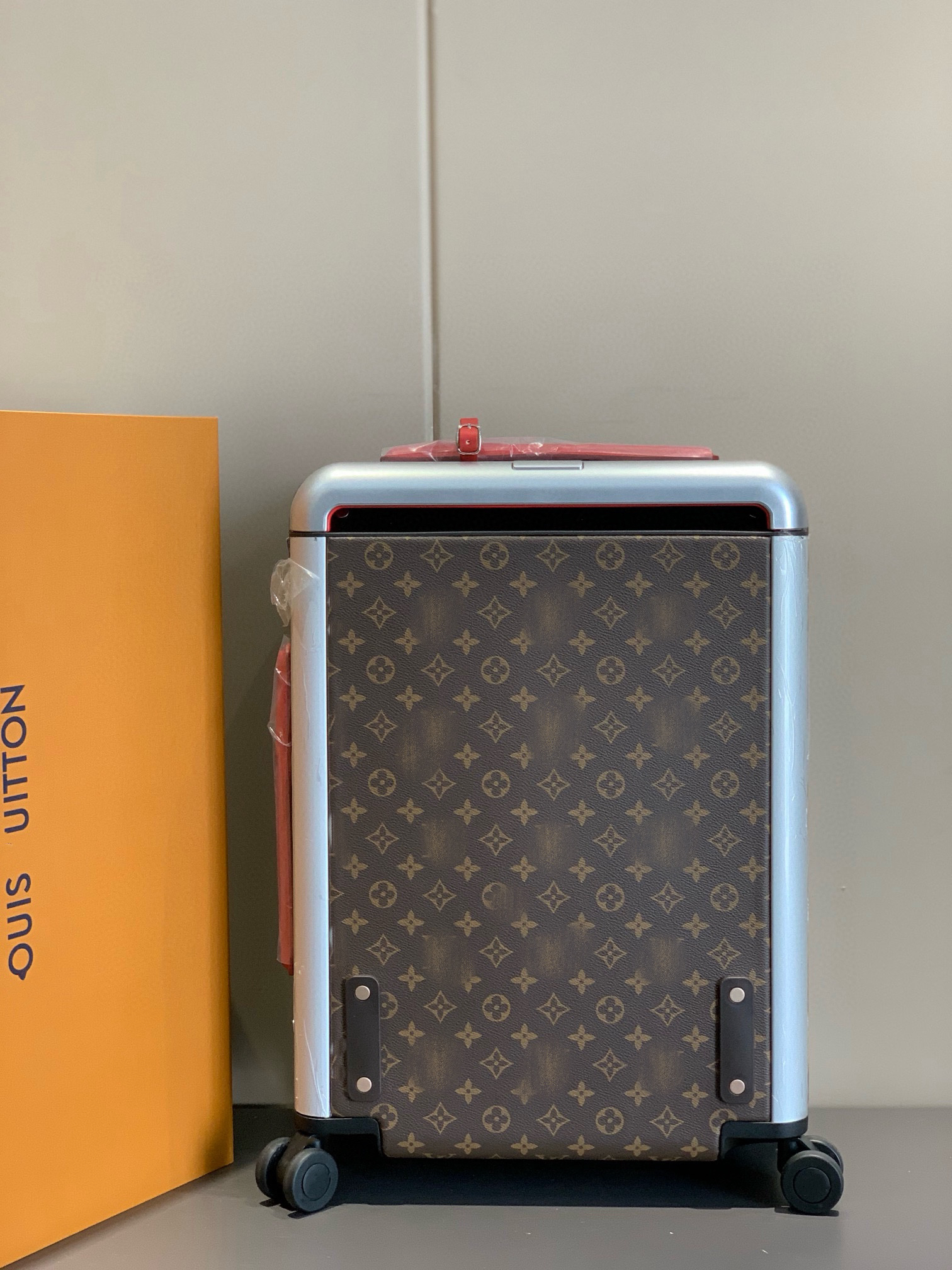 LV luggage-56