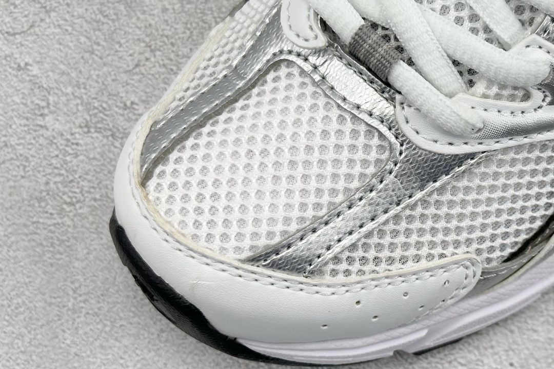 New Balance Sneakers-94