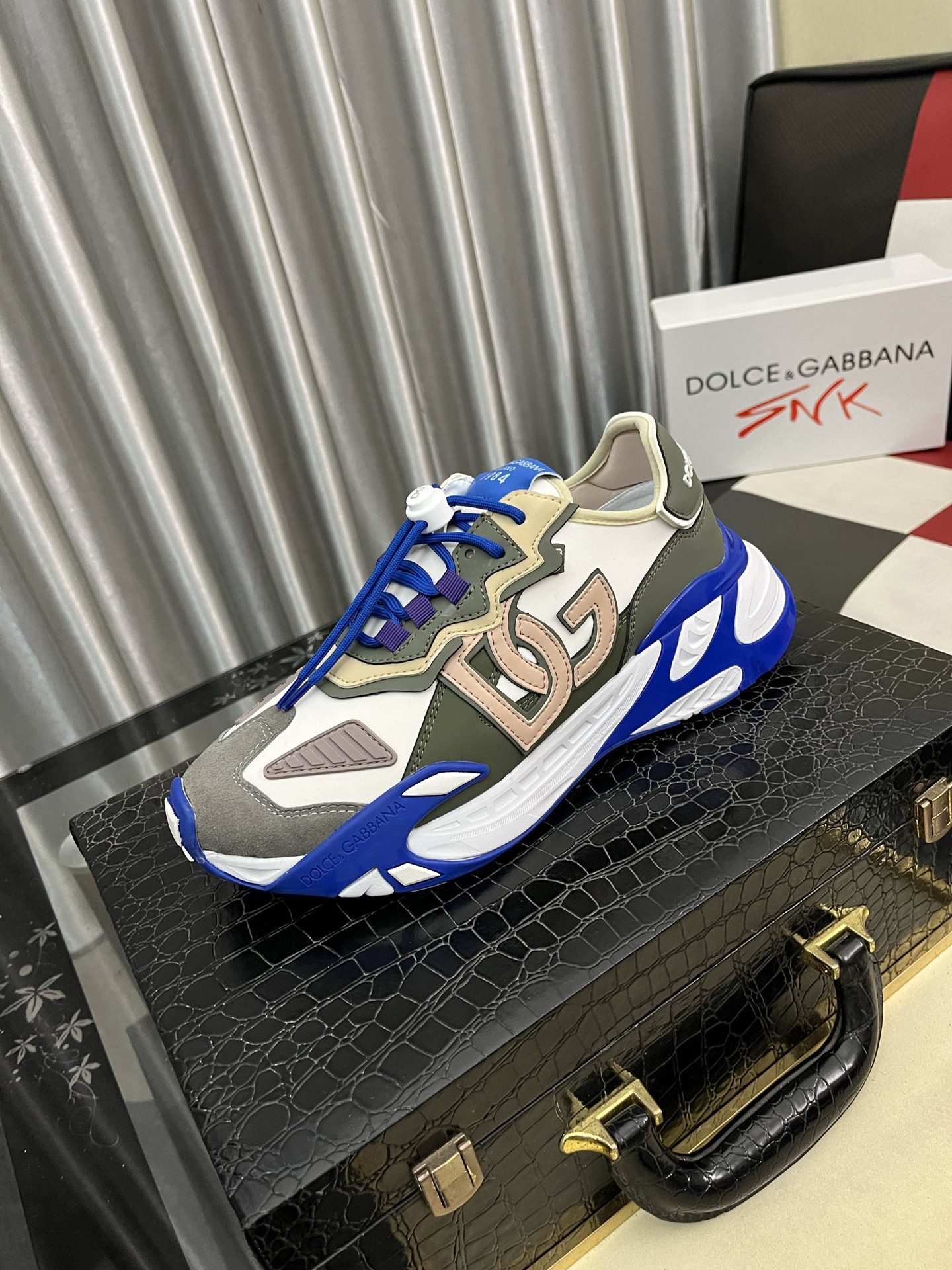 D&G Sneakers-208